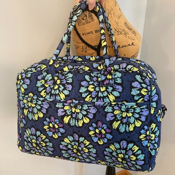 Vera Bradley Weekender & Crossbody Bag Set -- Indigo Pop Pattern - Picture 4 of 16
